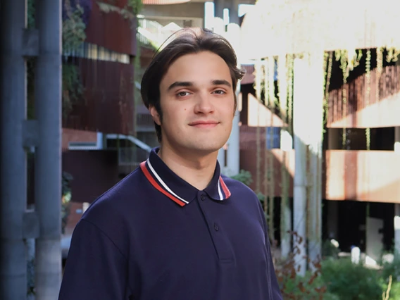 headshot of alekzander ryan