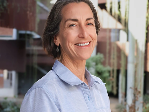 headshot of kirsten lake